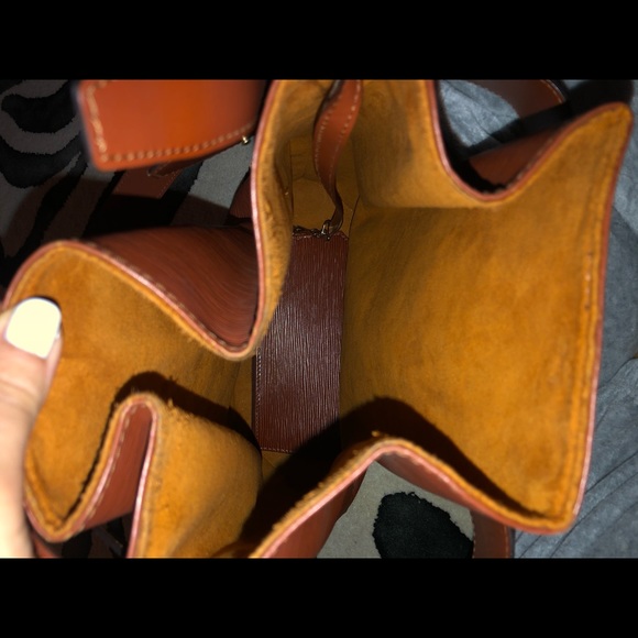 LOUIS VUITTON Epi Sac D'Epaule Kenyan shoulder bag - Picture 4 of 8